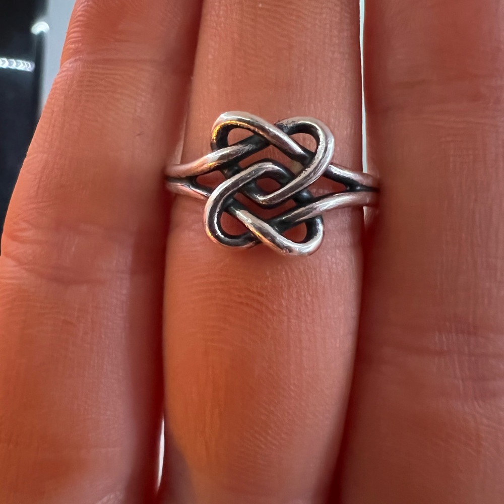 James Avery connected hearts ring